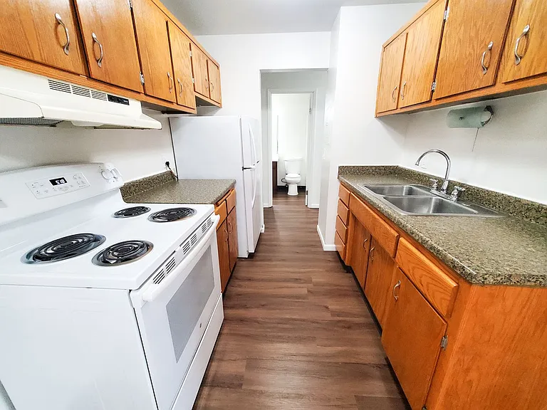 Nakoma Heights Apartment Homes — Photo 23