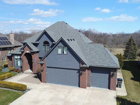 2nd image of 40540 Emerald Ln E