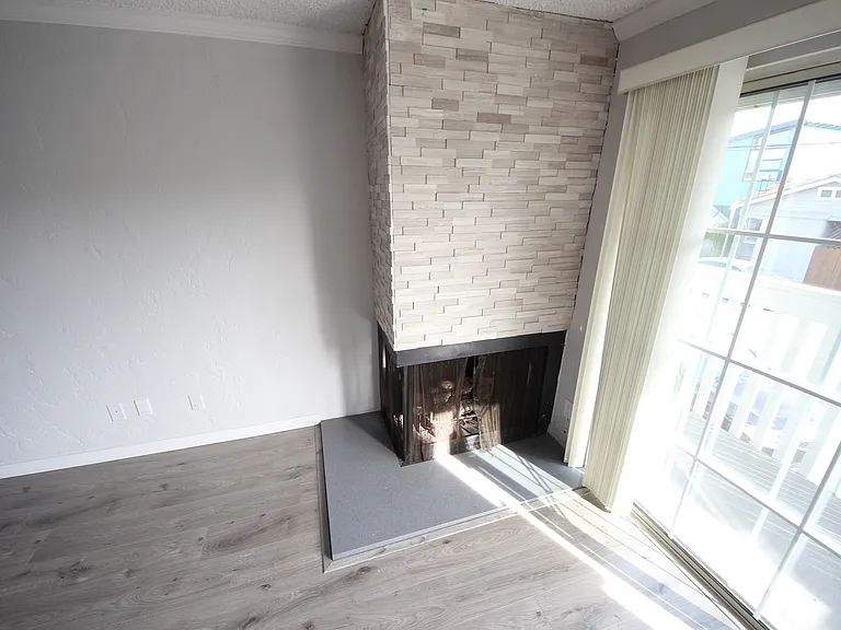 415 Venice Apartments — Photo 4