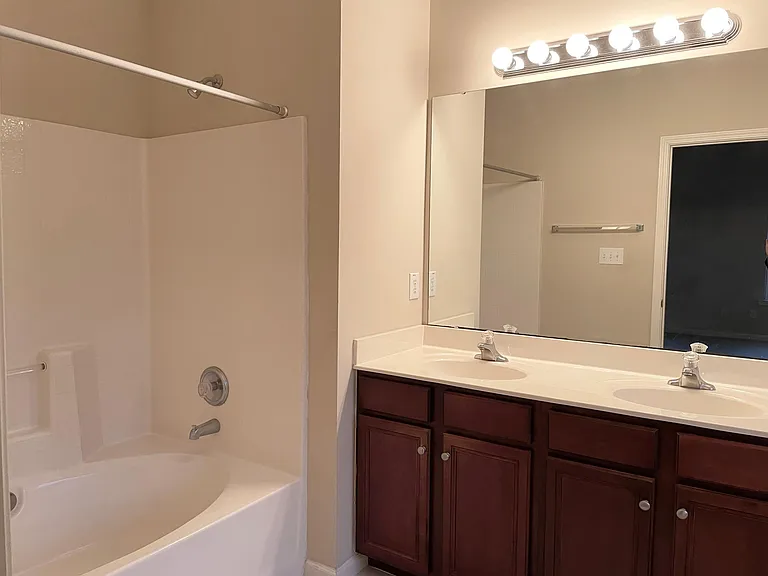 127 Vintage Dr — Photo 12