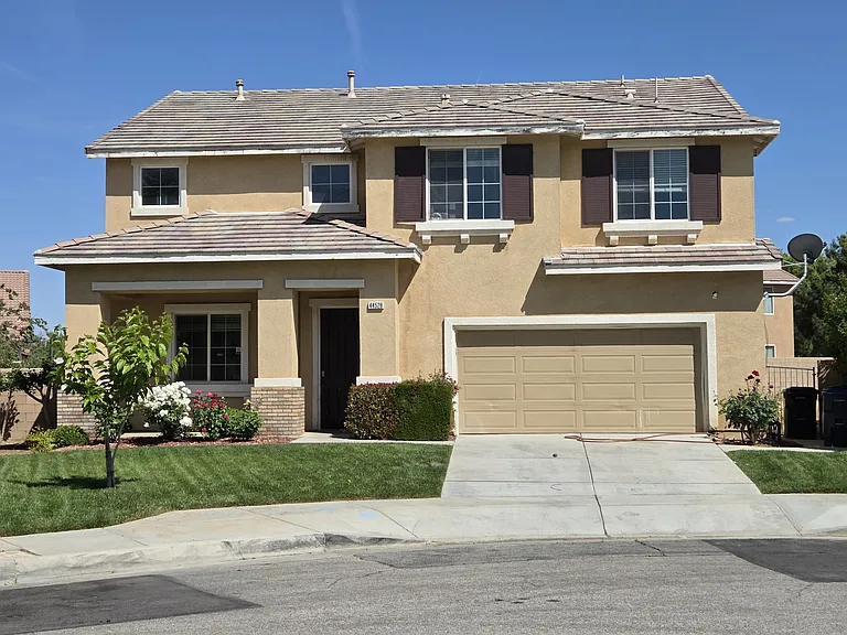 44528 Orchard Ln — Photo 1