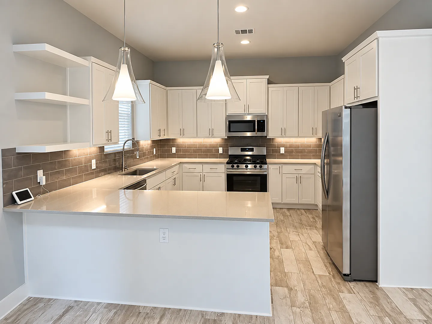 Modern 2 bed/2.5 bath Central Austin Home — Photo 3