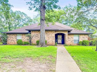 5904 Stoneleigh Dr, Tyler, TX 75703