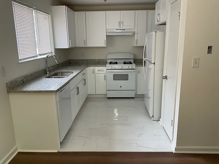 8911 Wesley Pl — Photo 7