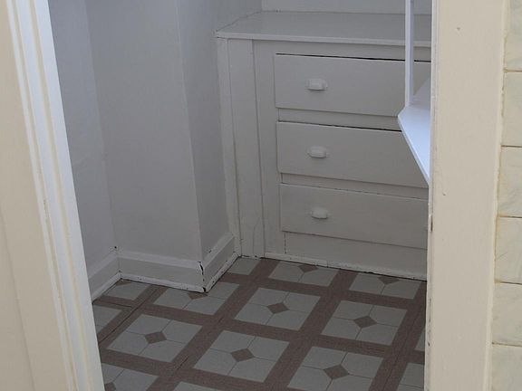 3rd image of 5422 N Paulina St APT 2F