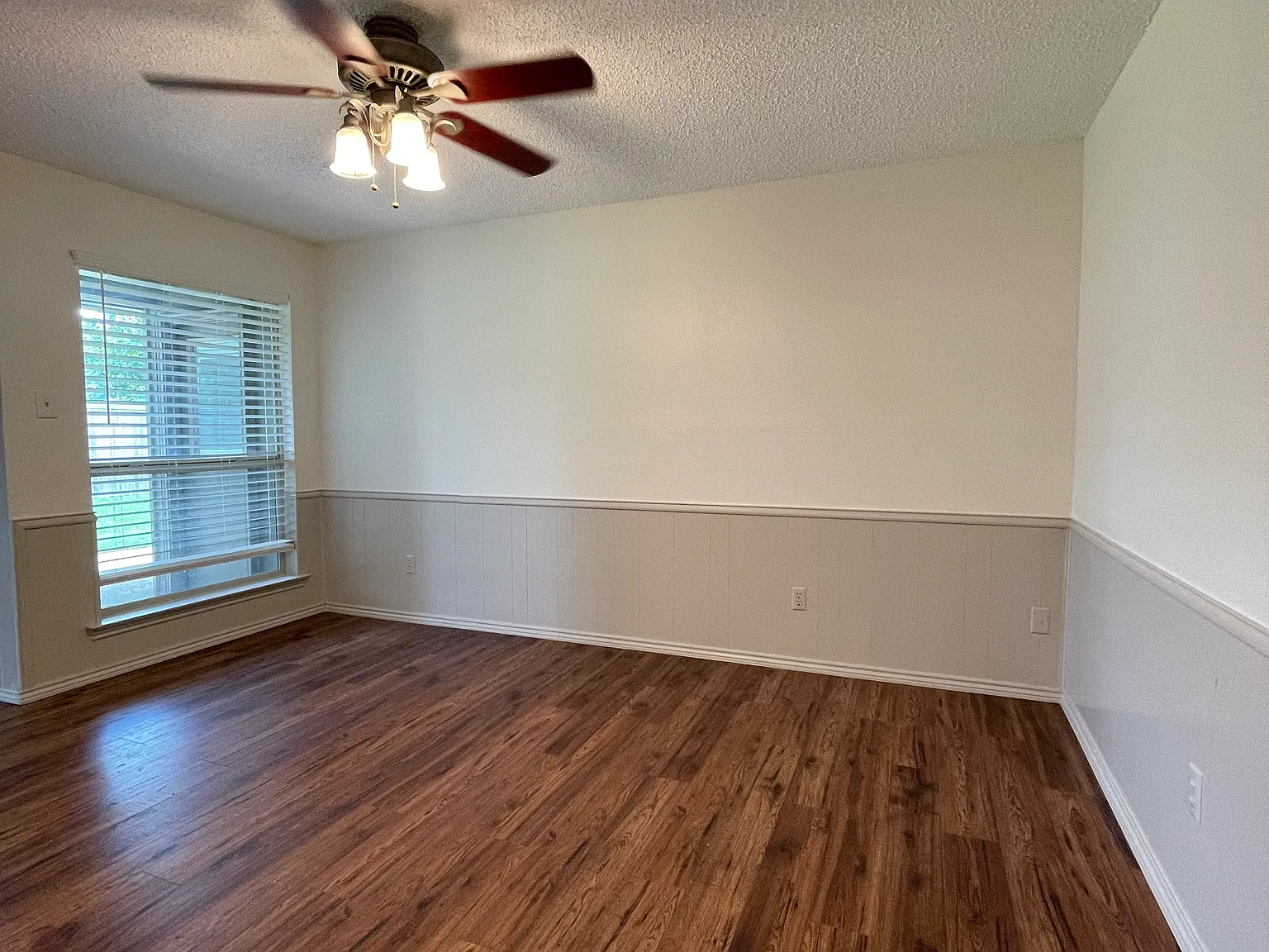 3 bed, 1839 sqft, $2,295 — Photo 2