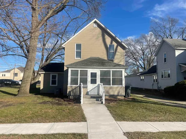 211 S Logan St, Winamac, IN 46996