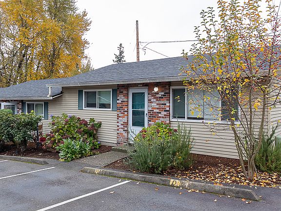 4th image of 11950 SW Lincoln Ave #1