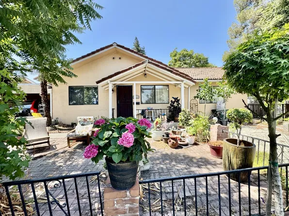 1913 W Middlefield Rd, Mountain View, CA 94043