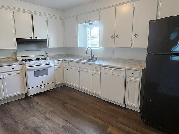 3rd image of 1004 N Beard Ave