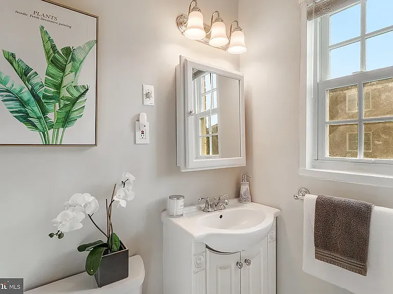 1718 W Abingdon Dr #202 — Photo 19