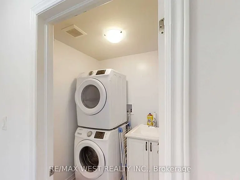 26 Hines St — Photo 14