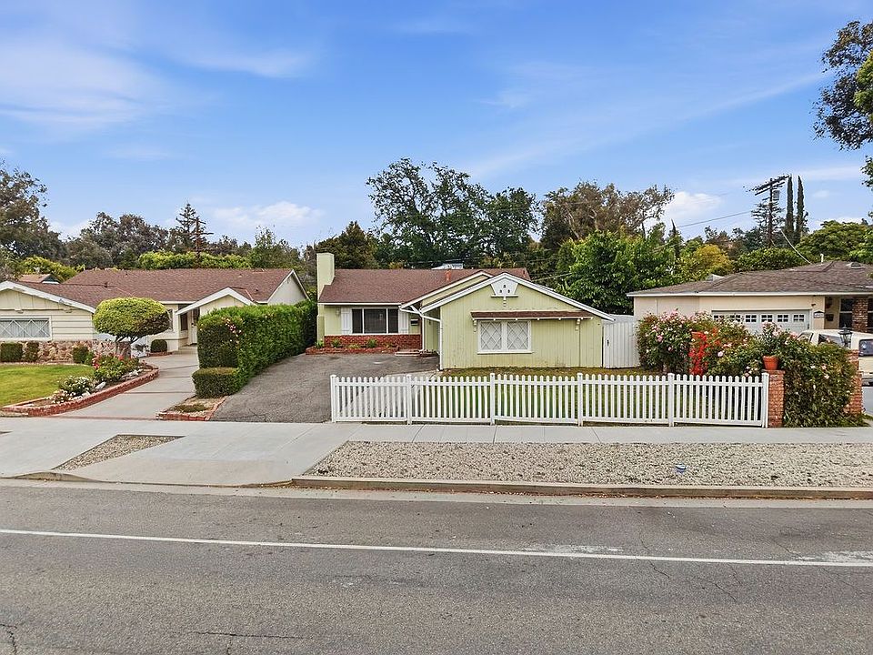 1st image of 4958 Canoga Ave