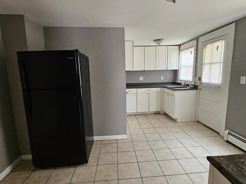 18 Maple St #18