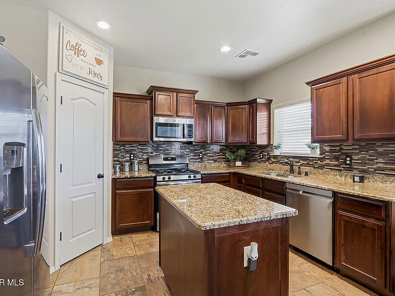 14448 Fernando Zubia Ave — Photo 12