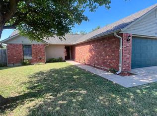 6110 NW Cherry Ave, Lawton, OK 73505