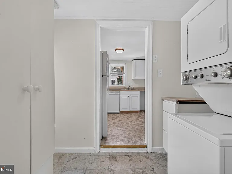 3901 Hampden St — Photo 22