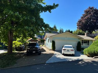 957 SE Laverne Dr, Toledo, OR 97391