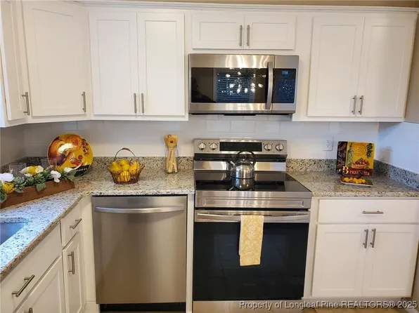 512 Dashland Dr, Fayetteville, NC 28303