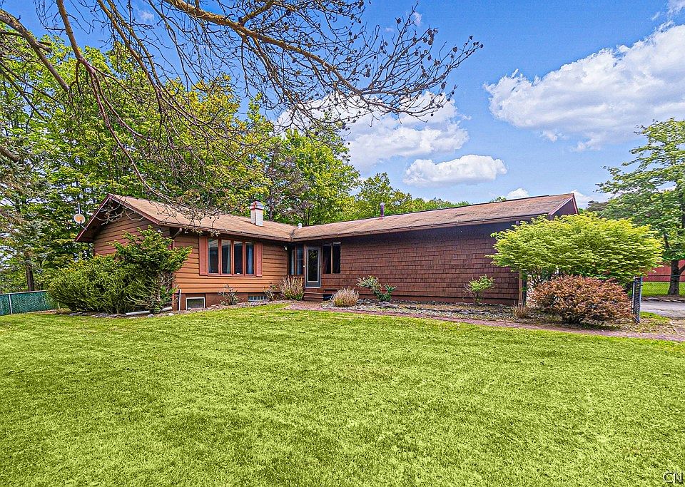 1st image of 107 Birchwood Ln
