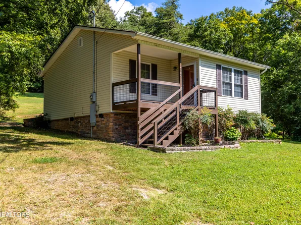 2305 Smith School Rd, Knoxville, TN 37914