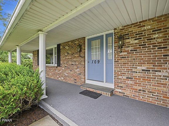 3rd image of 109 Yale Blvd