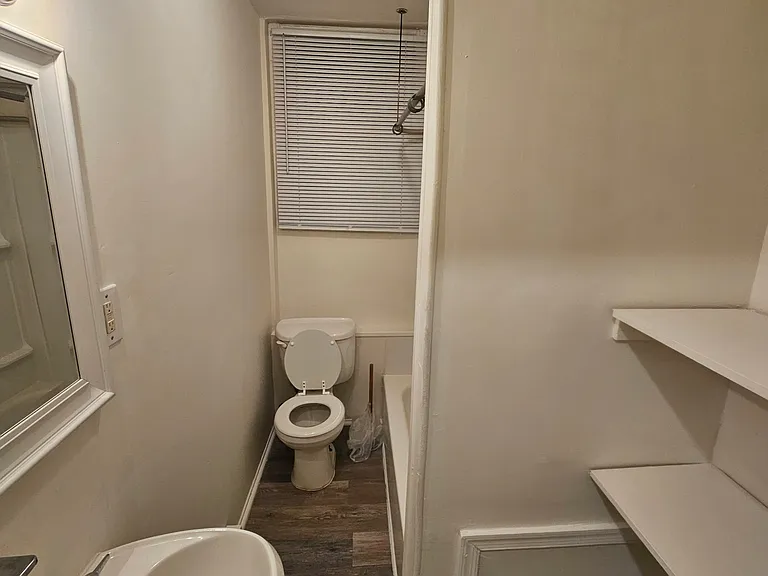 1933 N Judson St #2R — Photo 7