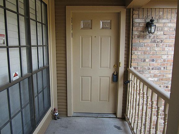 4th image of 1311 Antoine Dr APT 230