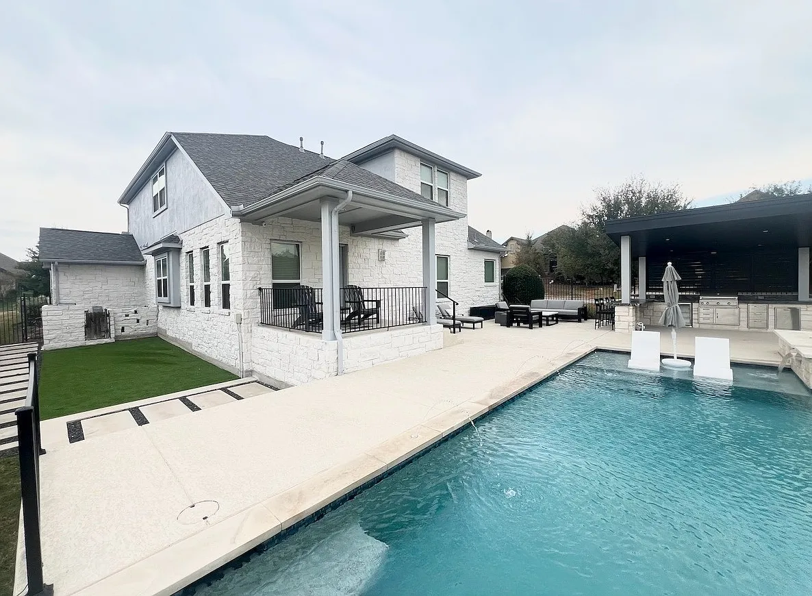 5 bed, 3.5 bath, 3435 sqft, $8,500 — Photo 3