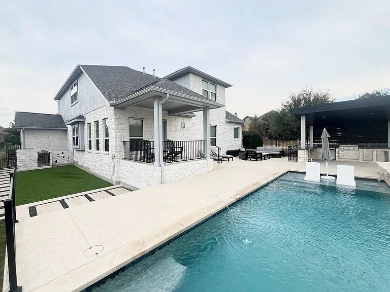 102 Waverly Spire Ct — Photo 1