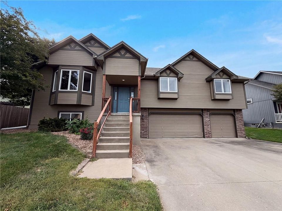 1st image of 403 S Lakeshore Dr