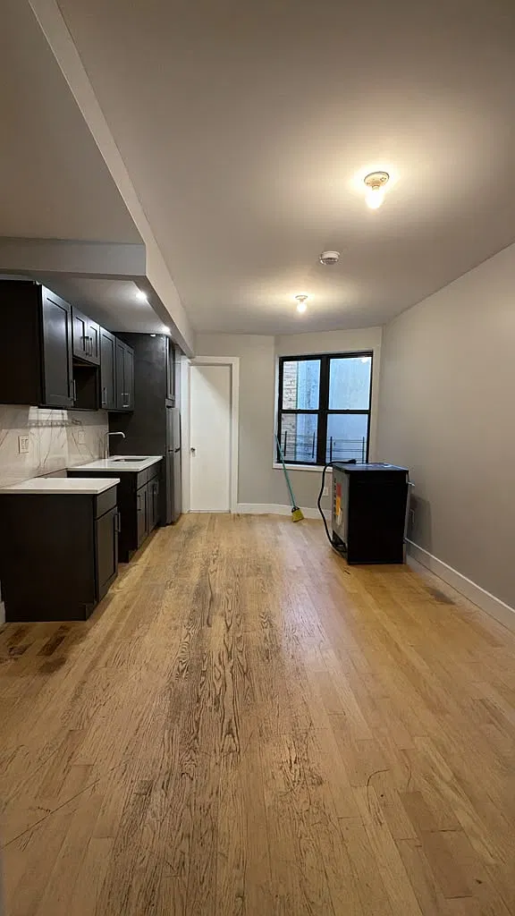 3 bed, $3,555 — Photo 3