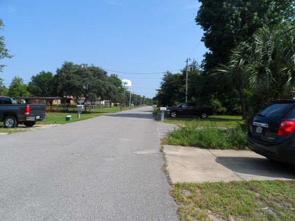 3rd image of 215 Paschel Ave