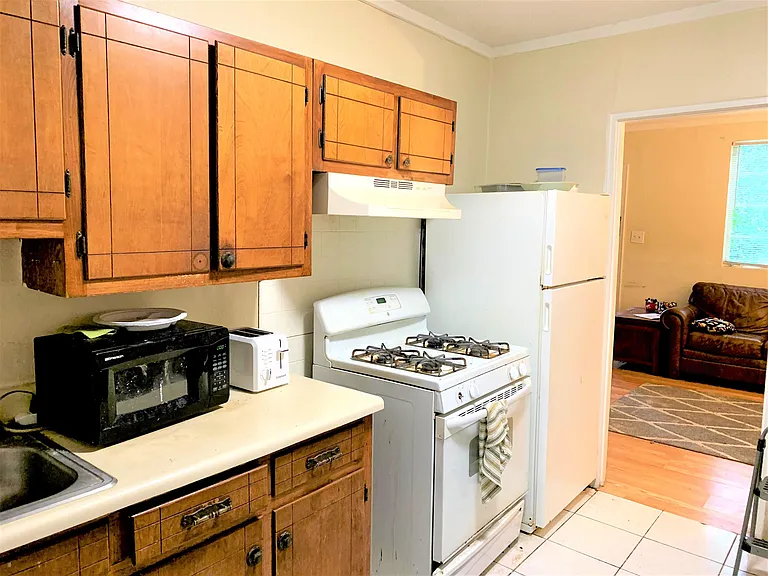 1036 State St NW #B — Photo 6