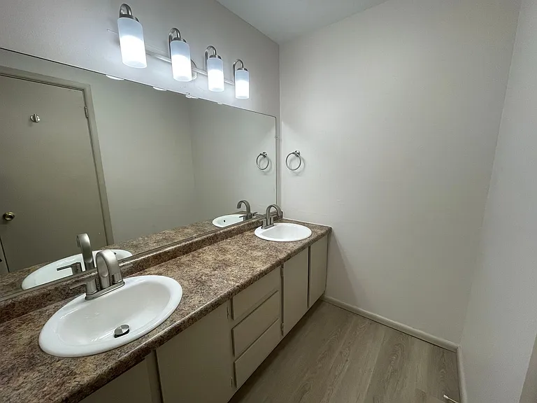 113 S Platten St — Photo 10