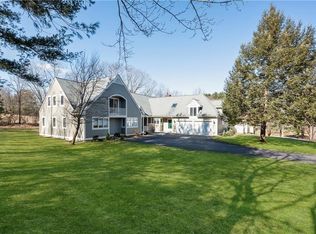 523 Bedford Rd, Carlisle, MA 01741