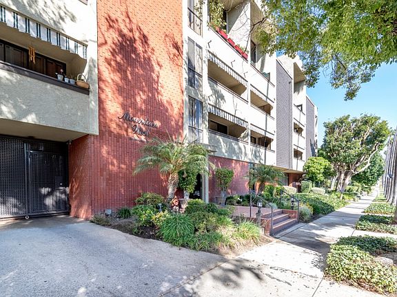 2nd image of 125 W Mountain St APT 307