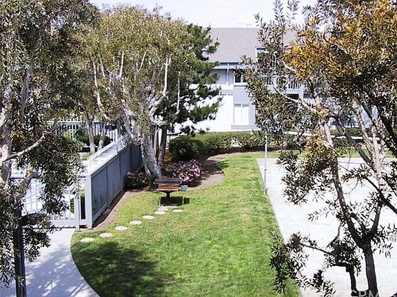 4th image of 17132 Pacific Coast Hwy Unit 204