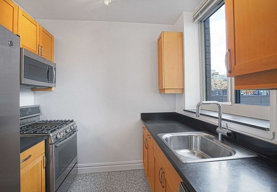 1st image of 401 E 60th St APT 6E