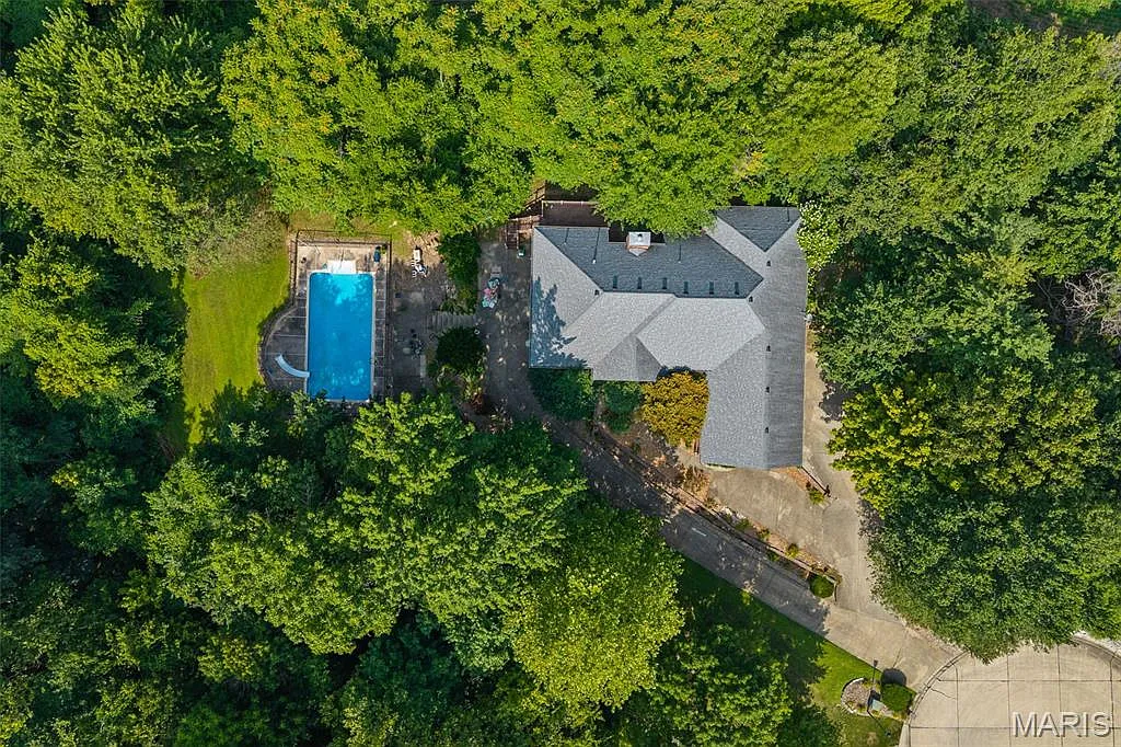 14 Forest Dr photo 1