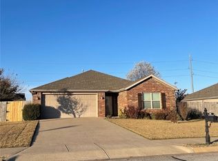 1331 Persimmon St, Centerton, AR 72719