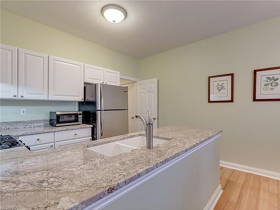 5th image of 5145 Bridgeport Ln