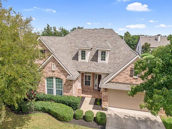 2nd image of 928 Water Oak Dr