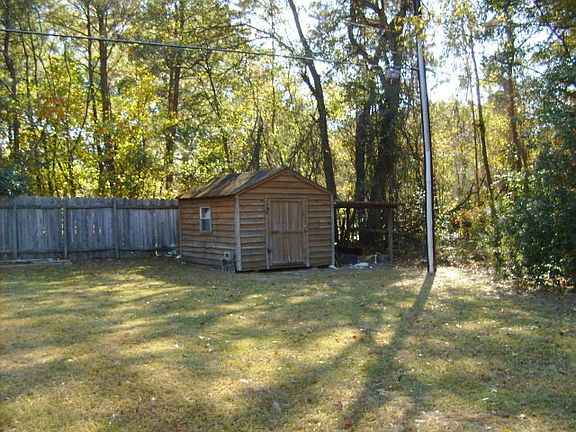 4th image of 2200 Treetop Ln