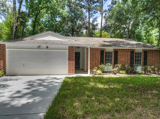 8 Black Cherry Ct, Spring, TX 77381