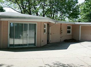 595 Prospect St, Woonsocket, RI 02895