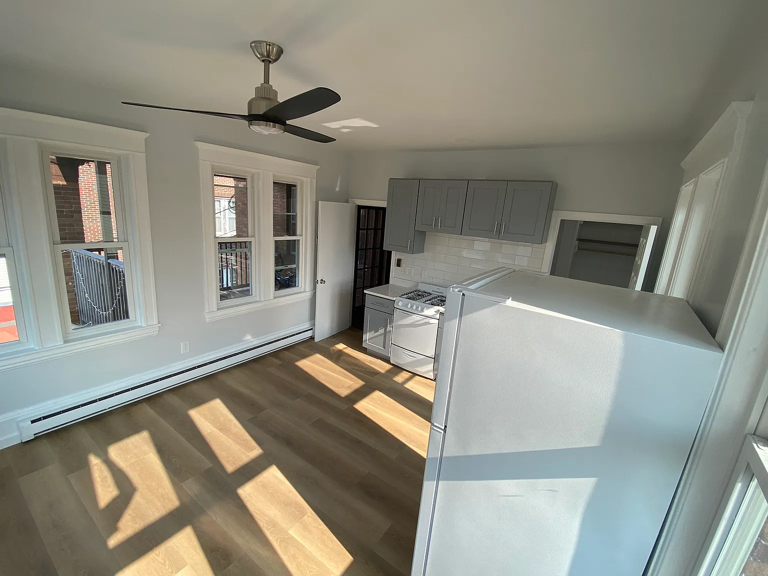 Studio, 252 sqft, $1,250 — Photo 3