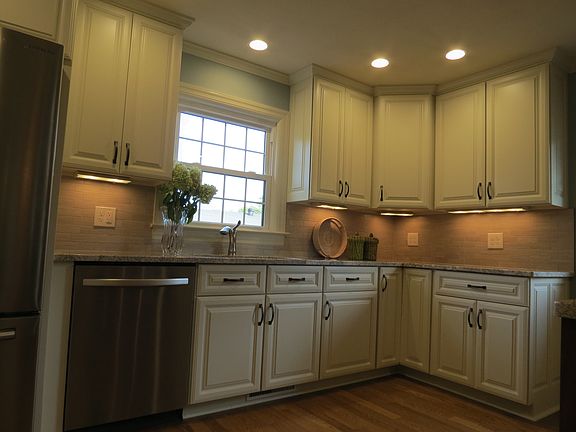4th image of 1908 Fieldcrest Dr