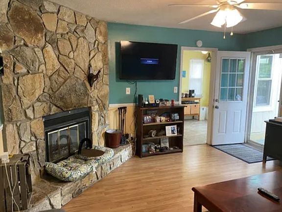 4th image of 513 Crissy Dr