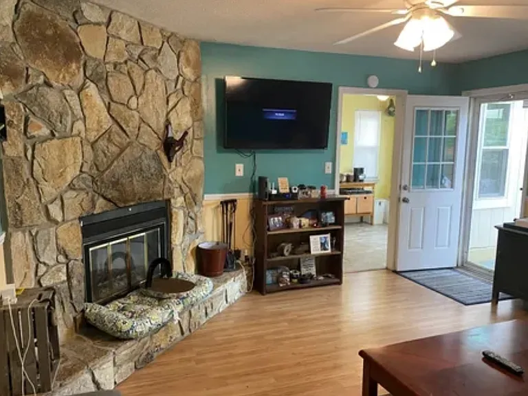 513 Crissy Dr — Photo 4